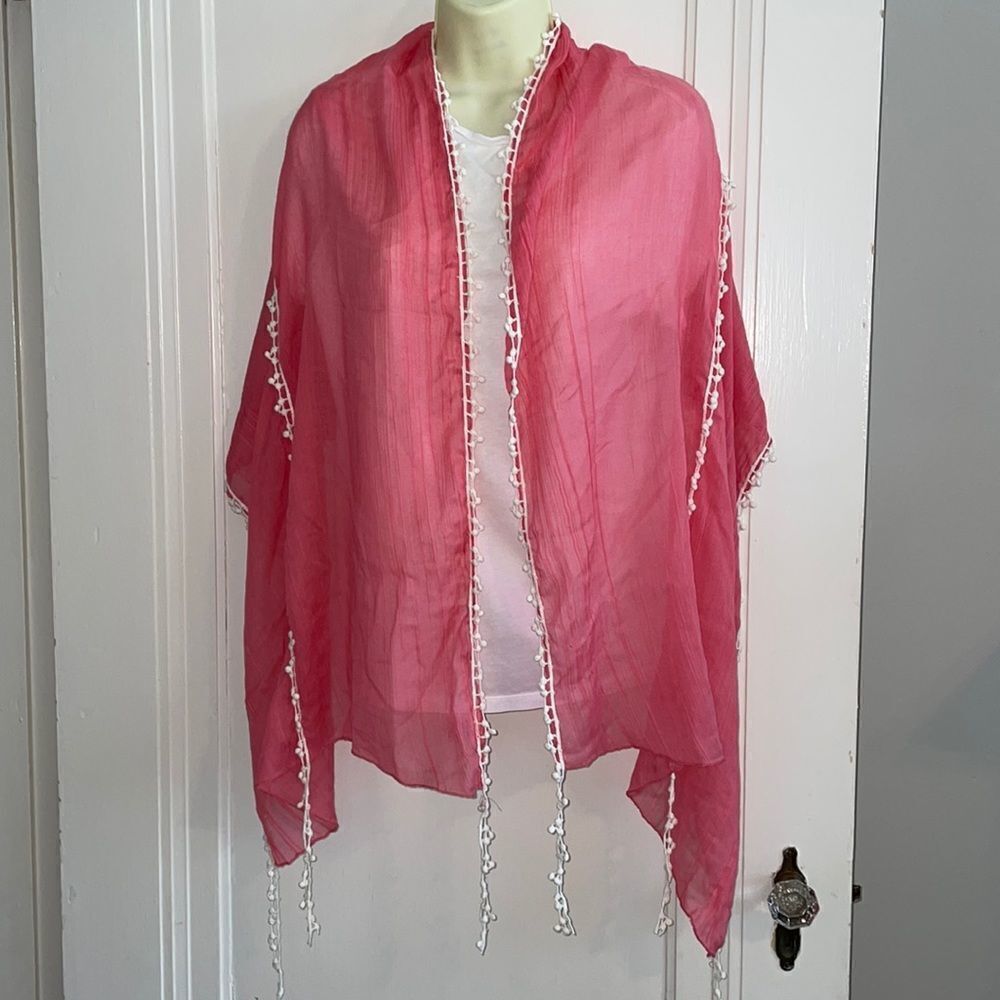 ‎Pink shawl/wrap with white ball fringe